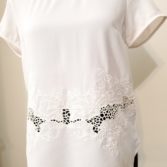 Monteau Embroidered Ivory Shortsleeve Blouse - Picture 2 of 5